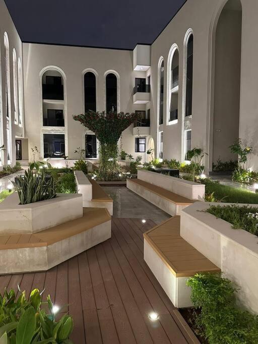 مودرن 3غرف نوم وصاله بالملقا C Apartment *